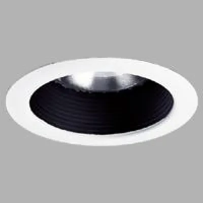 5 in Shallow Baffle Trim in a Black finish. One-piece construction with integral bright white powder painted metal flange.