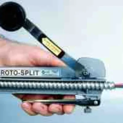 Quick clamping requires no adjustments after initial setting. Features a self-tightening blade system and ergonomic crank handle with offset for maximum hand clearance and safe ope...