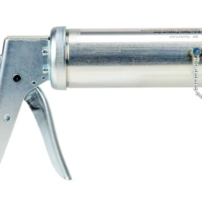 3M™ E 4 Resin is a reusable resin pressure gun that is ideal for constructing a resin pressure splice.