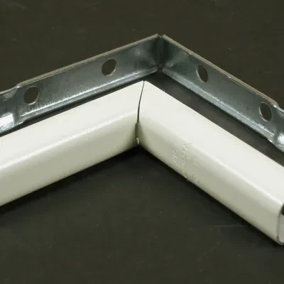 This ivory fittinig allows 500 raceway to make a 90 degree turn at an inside corner. Finish - Ivory