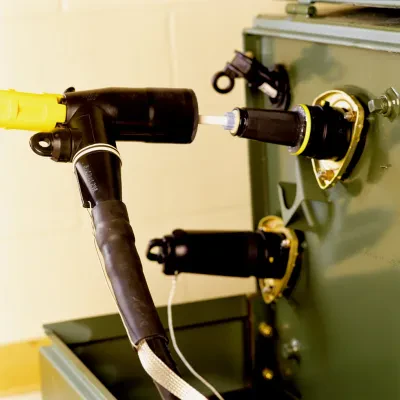 3M™ 5811 Series Industrial Loadbreak Elbow Kit is a fully shielded and insulated plug in termination. This kit is ideal for connecting underground cable to transformers, switchgear...