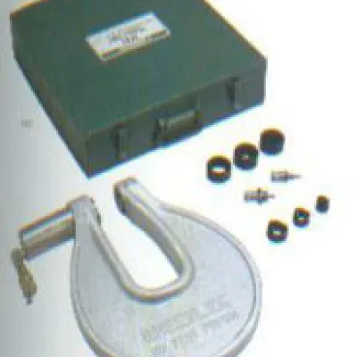 Great for punching junction boxes and small enclosures.     Punch can be used with ram inside or outside of the junction box.     For use with 1/2 IN - 1 IN (22.5 mm - 34.6 mm) con...