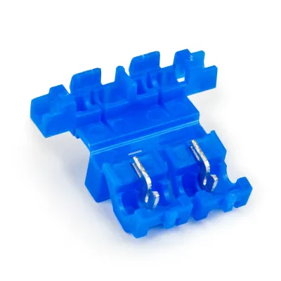 3M™ Scotchlok™ Fuse Holder Female Disconnect 972-A is specifically designed to install a blade type automotive fuse between the power source and device.